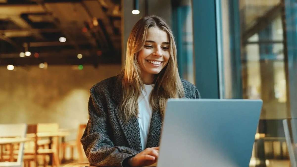 Inventory invoice software dashboard showing items and billing workflow